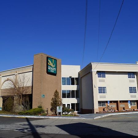 Quality Inn & Conference Center Maple Shade Exterior photo