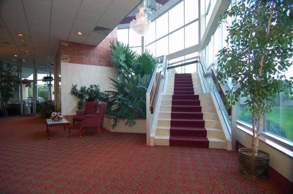 Quality Inn & Conference Center Maple Shade Exterior photo