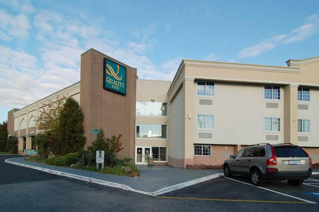 Quality Inn & Conference Center Maple Shade Exterior photo